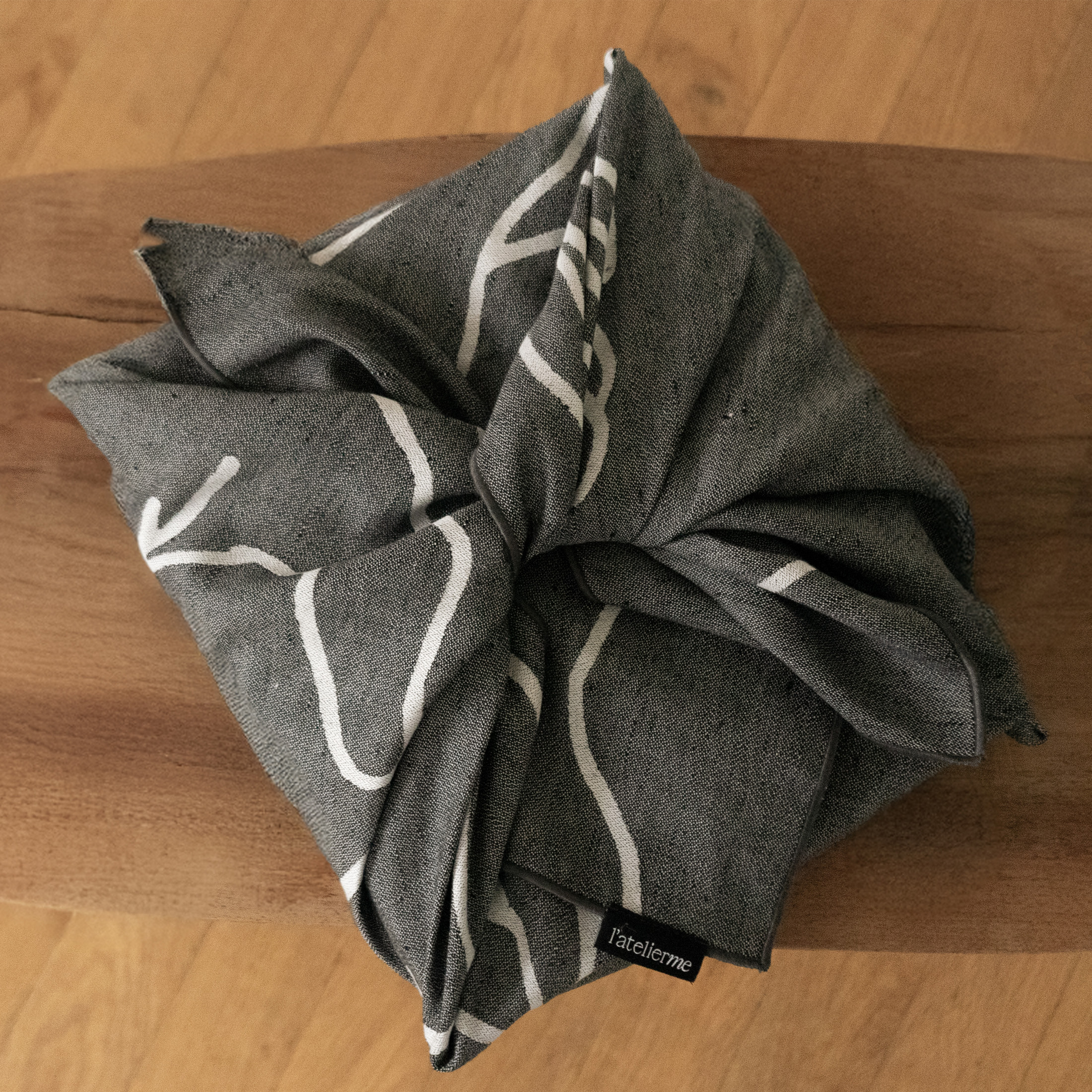 Nappe Furoshiki Manos réversible en jacquard 68x68 Ichi – Image 3