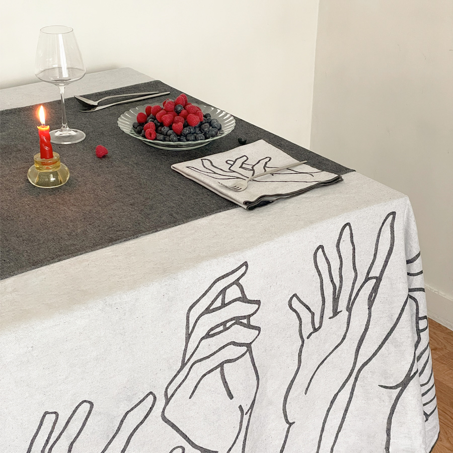 Manos reversible jacquard tablecloth 195 x 280 · Grey bias - Image 2