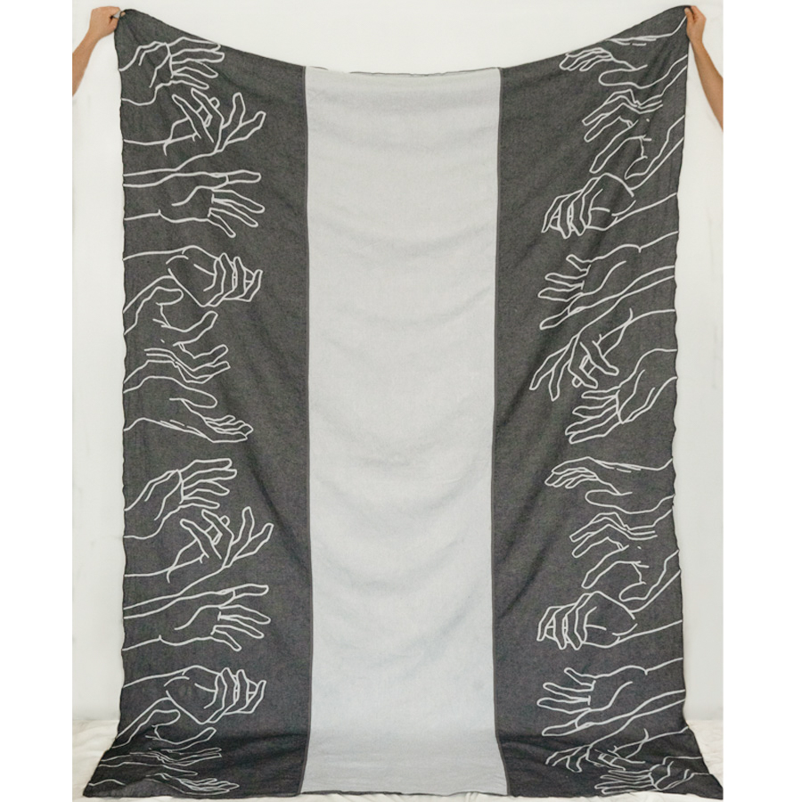 Manos reversible jacquard tablecloth 195 x 280 · Grey bias - Image 3