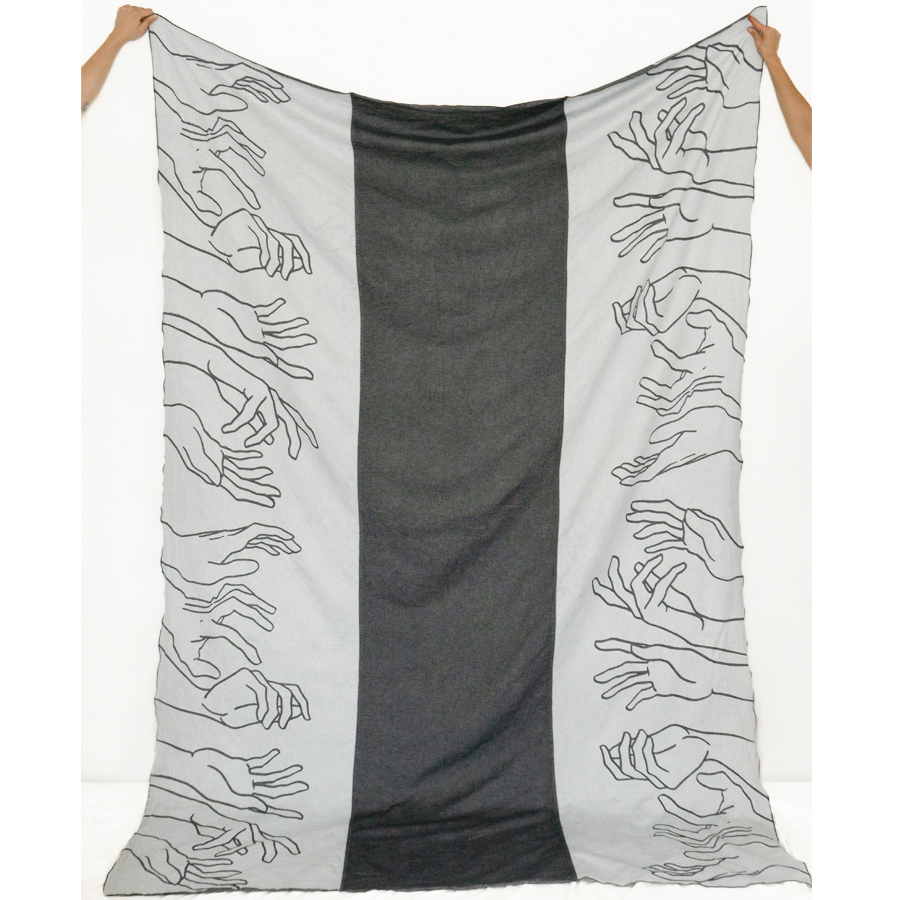 Manos reversible jacquard tablecloth 195 x 280 · Grey bias - Image 4