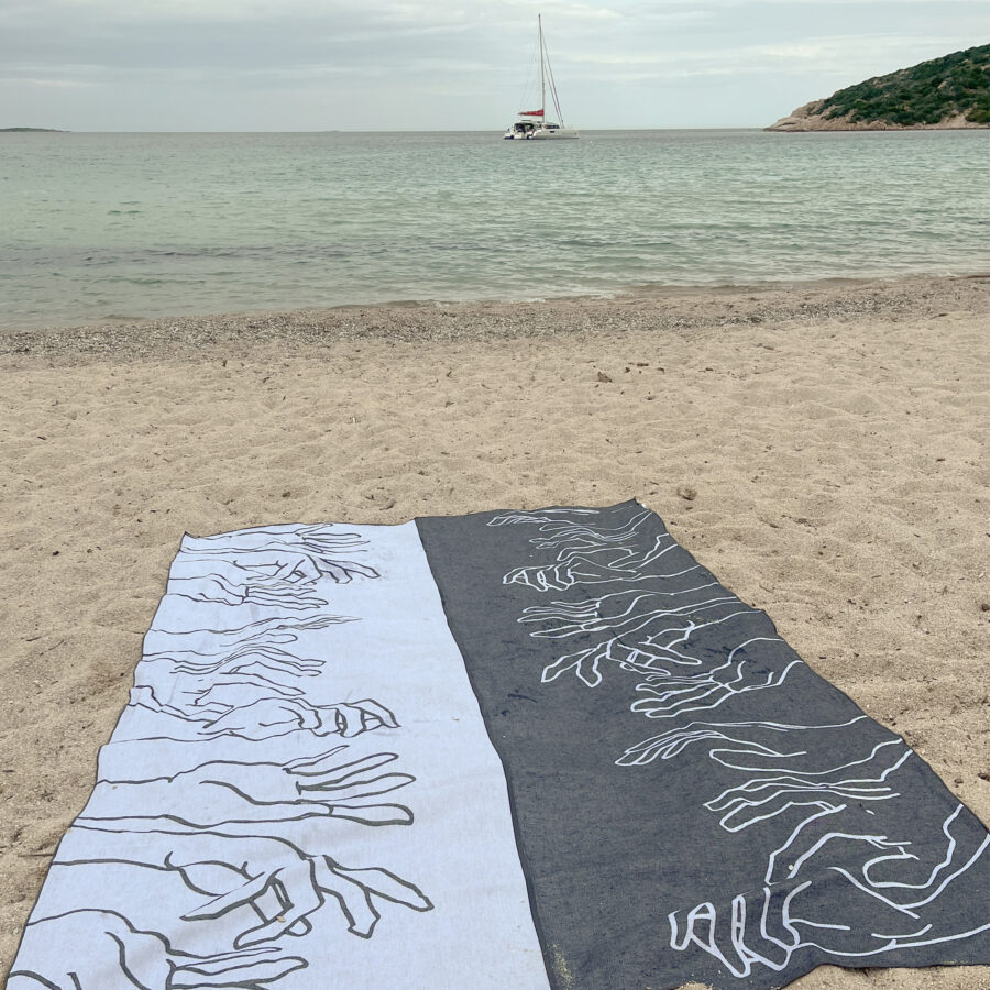 Serviette Manos réversible en jacquard 130 x 215 · Biais gris – Image 4