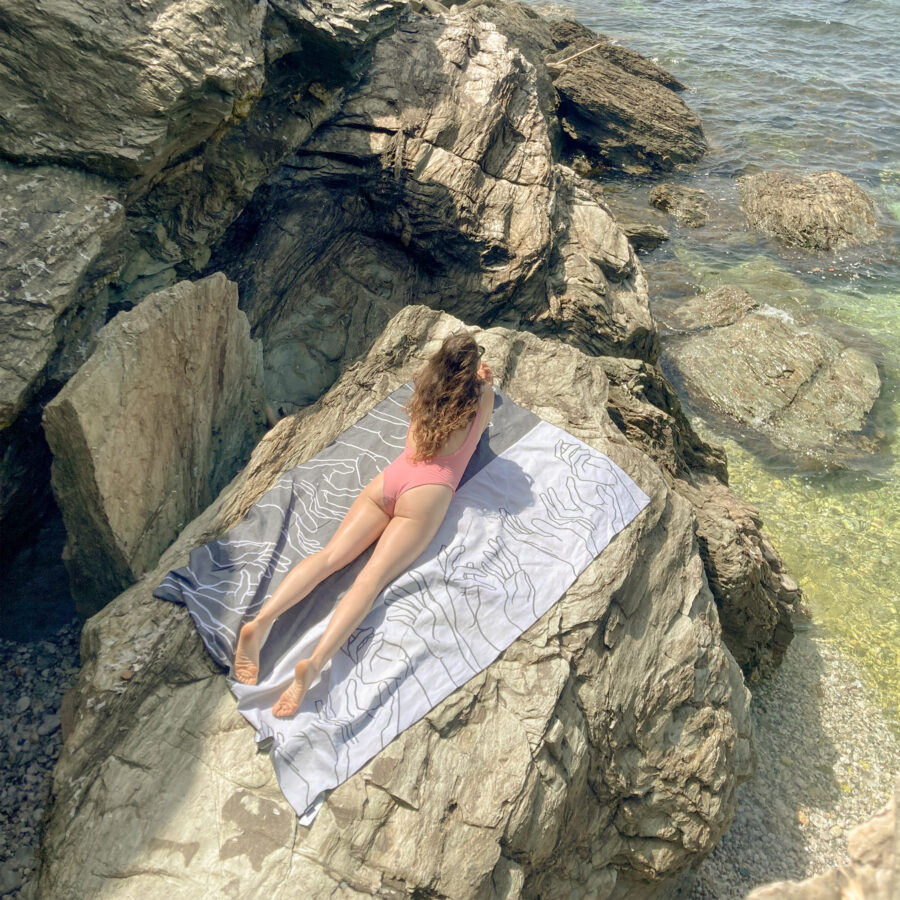 Toalla Manos reversible en jacquard 130 x 215 · Bies gris - Imagen 3